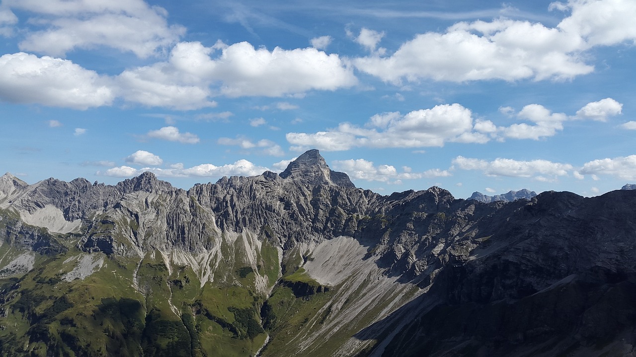 Der Hochvogel ist ein 2592 m hoher Berg in den Allgäuer Alpen.
